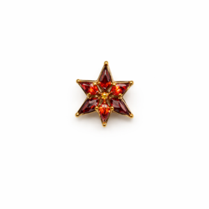 Topo de Piercing Triangular Luxo com Zircônias em Titânio PVD Gold